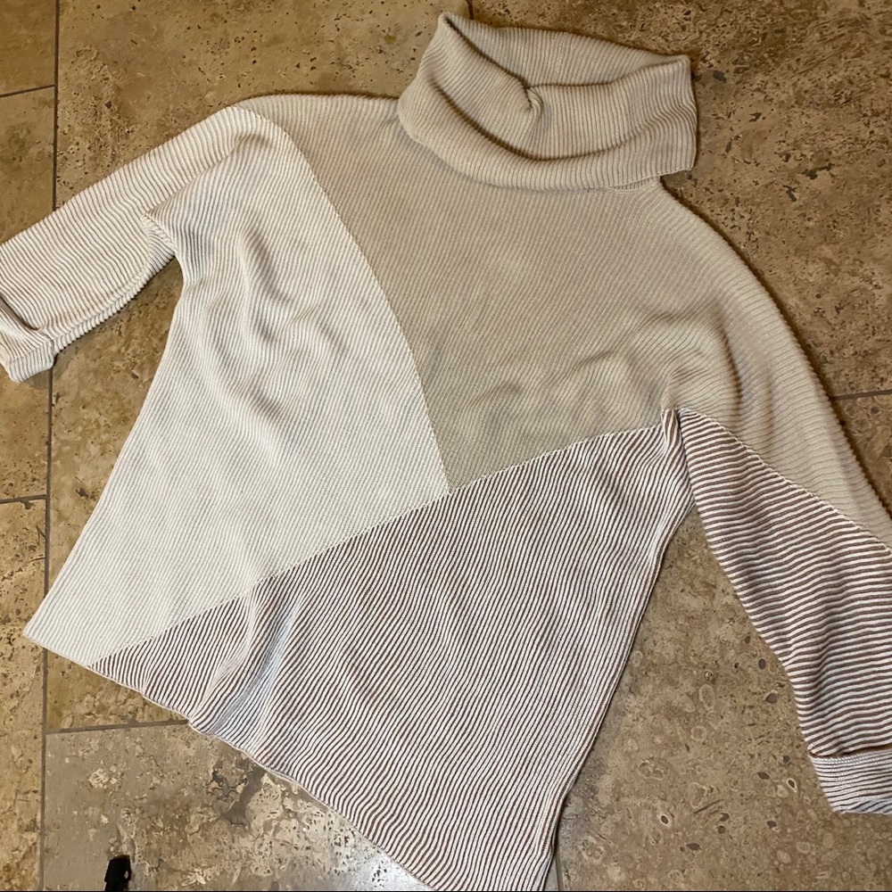 Color Block Sweater - Picture 9 of 12